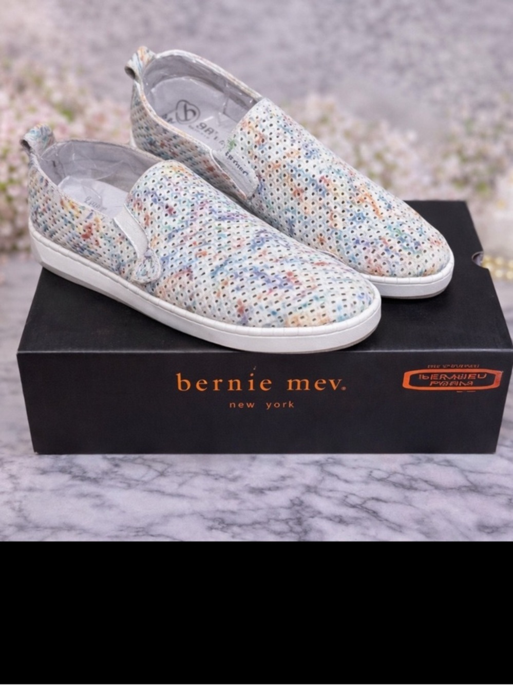 Bernie Mev Woven Slip On Shoes Womens Size 6 Comfort Lightweight Cute